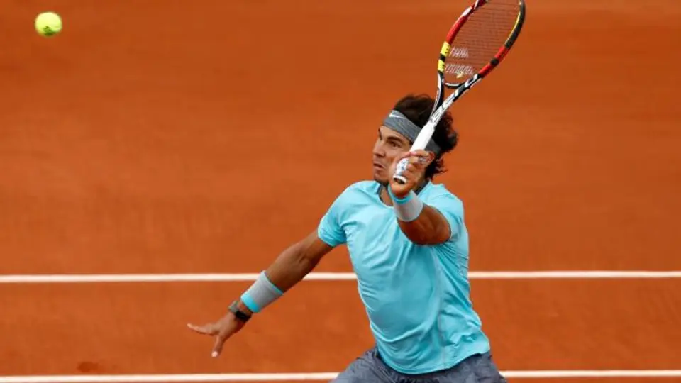 Nadal consigue pase a tercera ronda en Francia