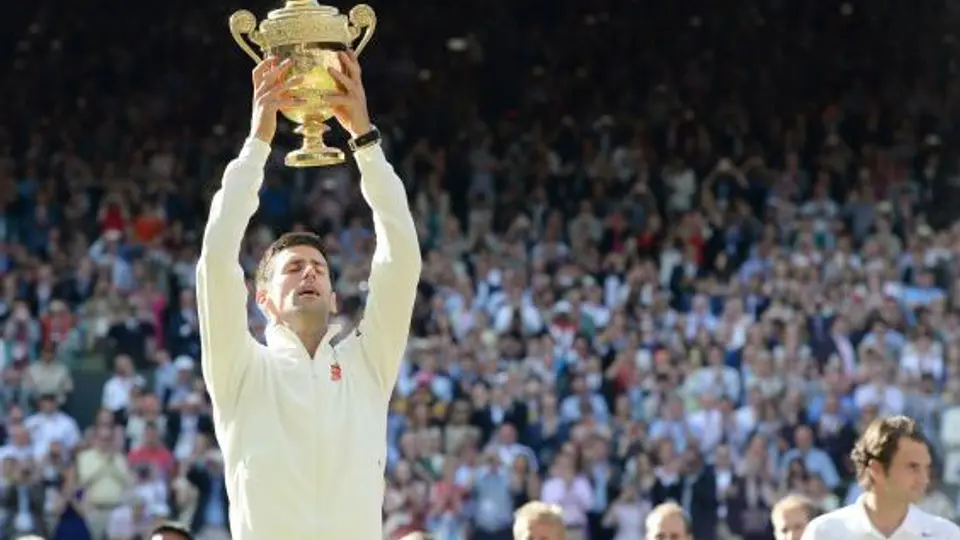 Djokovic recibe 2.21 millones de euros por ganar Wimbledon