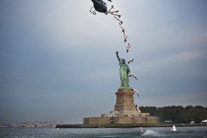 Orlando Duque se lanza al Hudson desde helicóptero