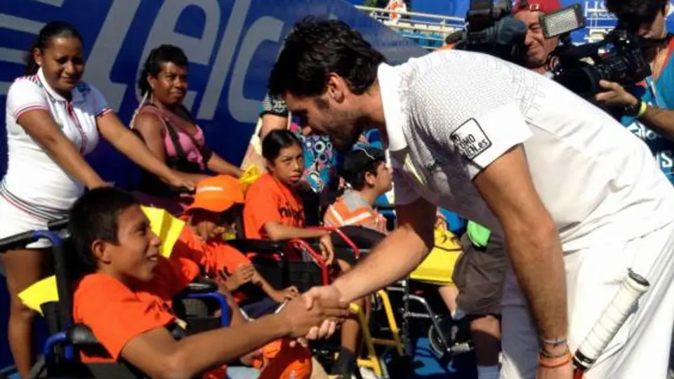 Tenistas conviven con niños en Acapulco