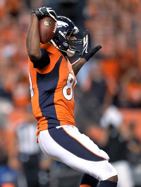Julius Thomas festeja la primera anotación de Broncos | AP