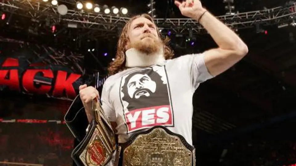 WWE despoja a Daniel Bryan del título unificado