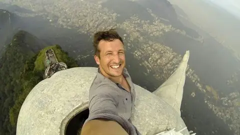 'Selfie' es tomada en la cima del Cristo Redentor de Río