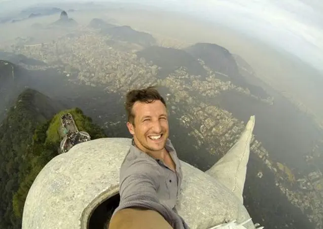 'Selfie' es tomada en la cima del Cristo Redentor de Río