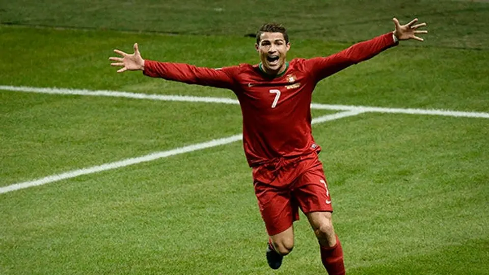 Polémica por un 'spot' que pone a CR7 a 'sufrir' como muñeco vudú