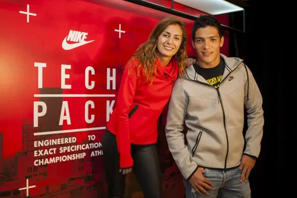 Paola Espinosa y Raúl Jiménez estrenan la línea de Nike: Tech Pack