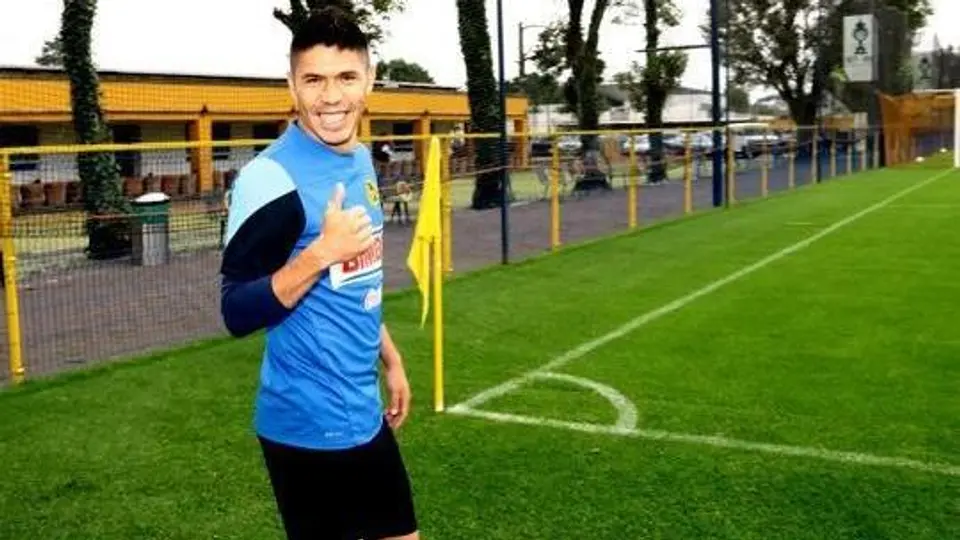 Oribe Peralta reporta con América