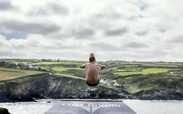 Reino Unido, sexta parada del Red Bull Cliff Diving
