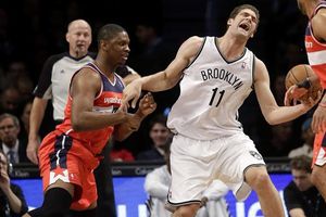 Brook López podría perderse toda la temporada por fractura