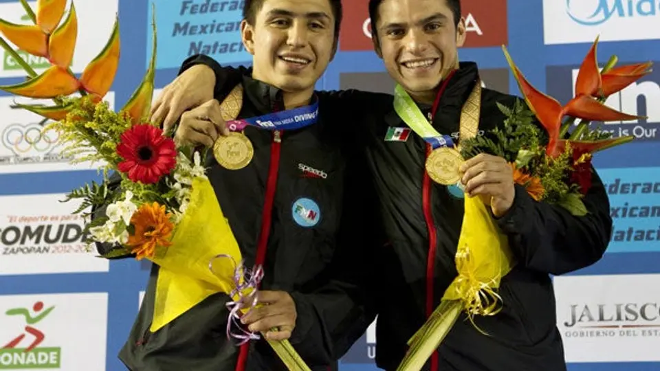 Yahel Castillo y Daniel Islas suman Oro en trampolín sincronizado
