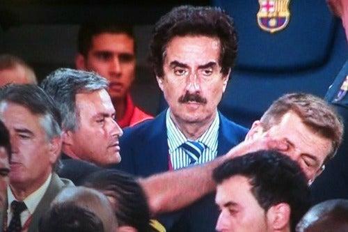 En la Supercopa española del 2011, Mourinho, entonces DT de Real Madrid, picó el ojo a Tito en medio de una reyerta | ESPECIAL