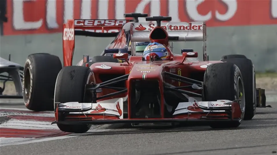 Fernando Alonso se lleva el GP de China