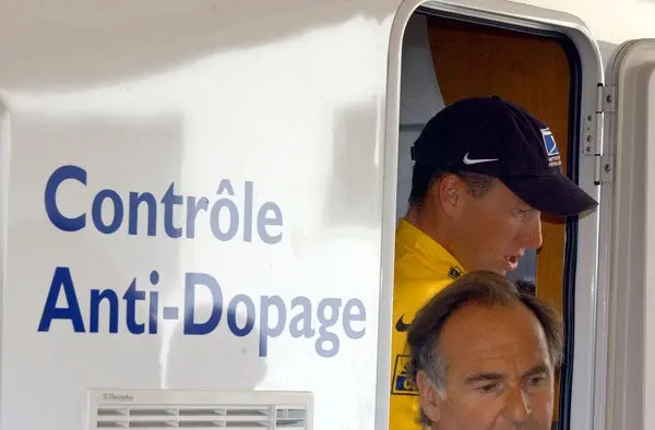 'Es imposible ganar el Tour de Francia sin doparse': Armstrong