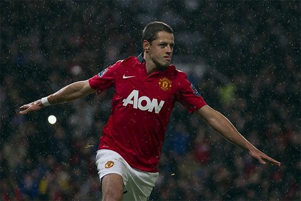 Javier Hernández, celebra al marcar el primer tanto | AP