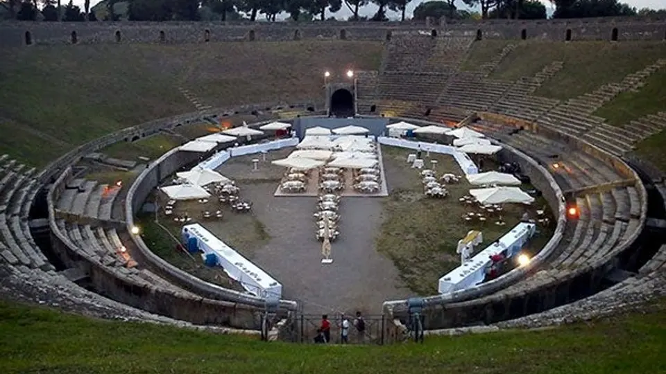 Debate por el alquiler de monumentos históricos en Italia...