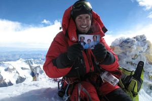 Mexicano, primer hombre en escalar Everest por ambas caras