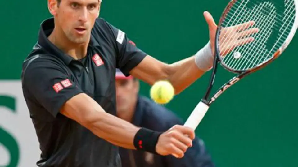 Djokovic avanza y enfrentará a Federer en 'Semis' de Montecarlo