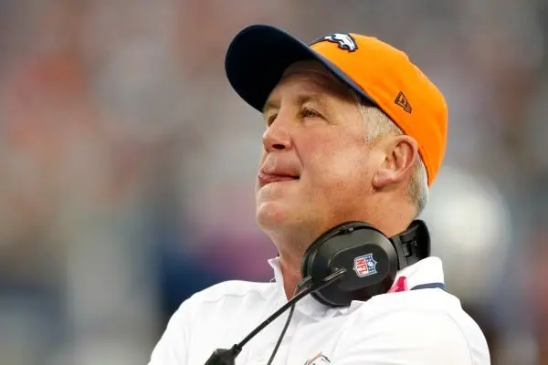 Entrenador de Broncos es dado de alta
