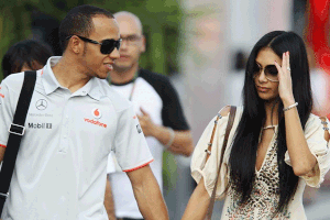 Lewis Hamilton y Nicole Scherzinger: romance en bandera roja