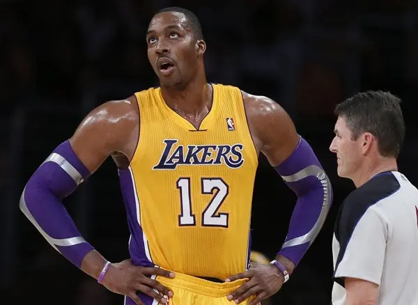 Lakers quiere retener a Dwight Howard