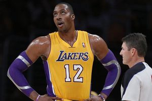 Lakers quiere retener a Dwight Howard