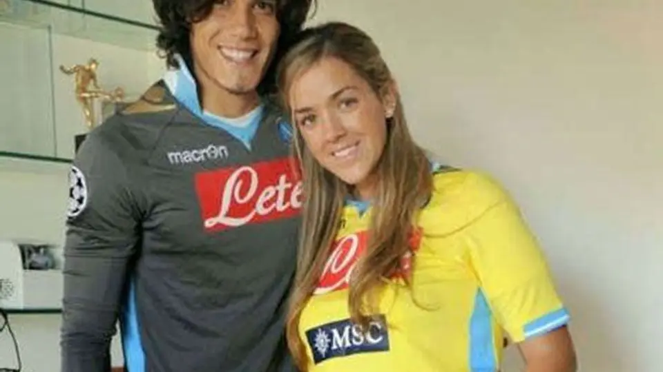 'Cavani ha traicionado a Dios', dice su esposa, por supuesta infidelidad
