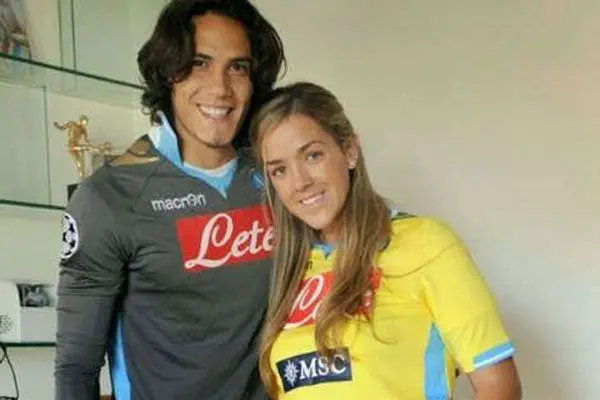'Cavani ha traicionado a Dios', dice su esposa, por supuesta infidelidad