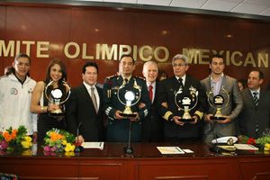 Paola Longoria y Luis Rivera reciben el premio MOM
