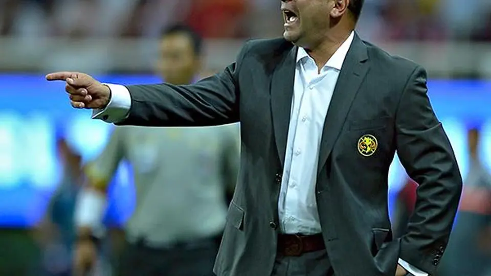 Mohamed pide respeto por mal momento de Chivas