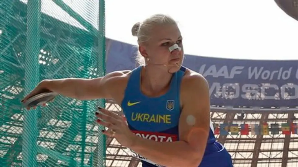 Atleta ucraniana sufre accidente en lanzamiento de disco