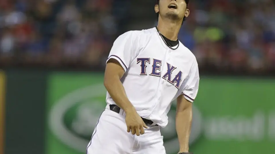 Yu Darvish poncha a 14 en victoria de Rangers ante Diamondbacks