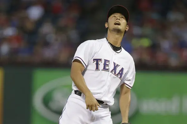 Yu Darvish poncha a 14 en victoria de Rangers ante Diamondbacks