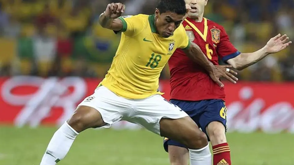 Paulinho se despide del Corinthians y firma con el Tottenham