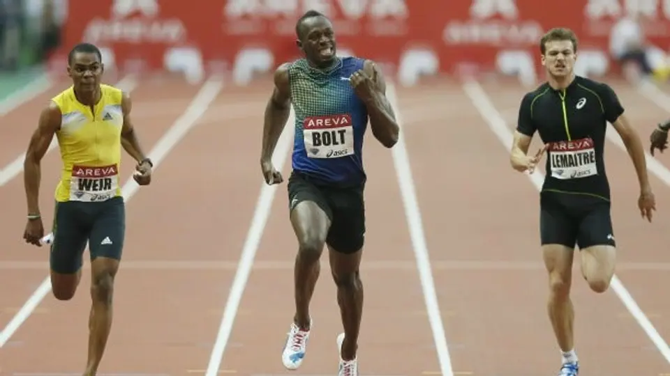 Usain Bolt 'vuela' en París con mejor crono del año