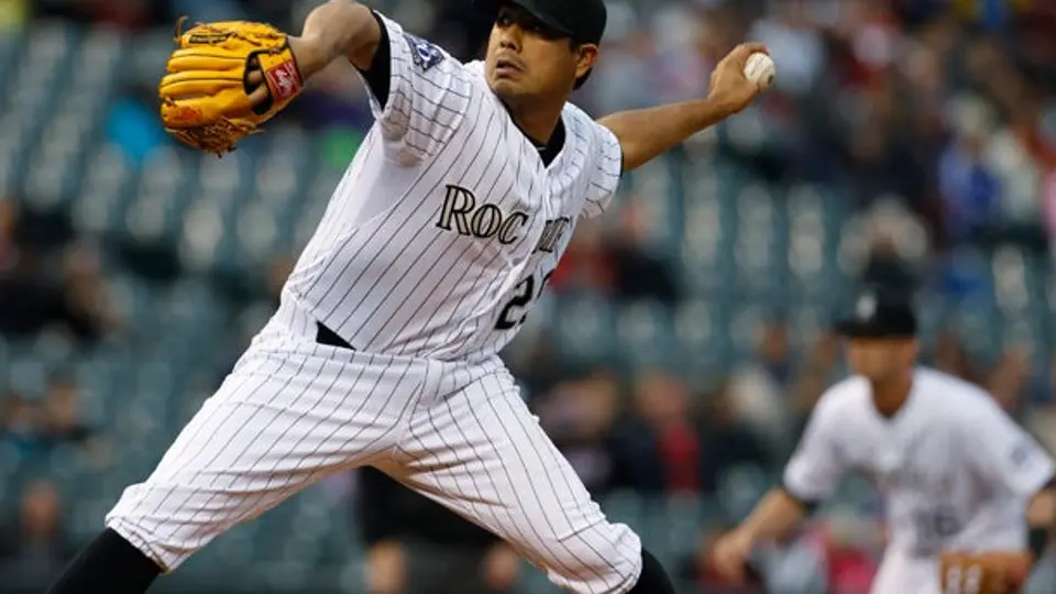 Jorge de la Rosa gana con Rockies ante Yanquis