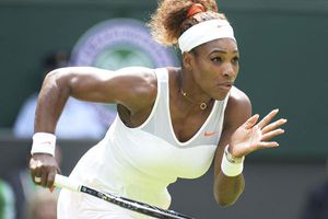 Serena Williams avanza a segunda ronda en Wimbledon
