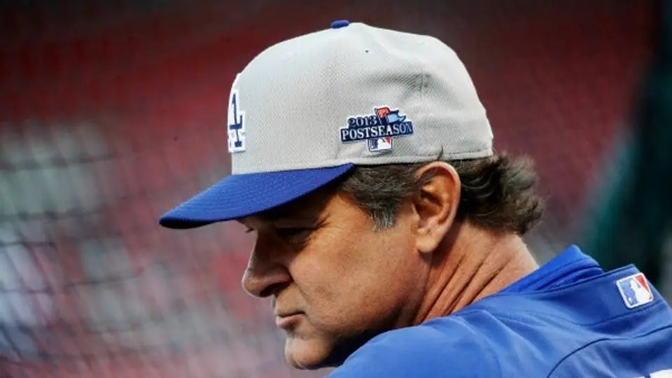 Don Mattingly se mantiene como mánager de los Dodgers