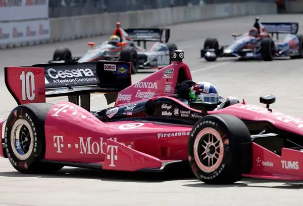 Accidente en IndyCar deja 14 heridos