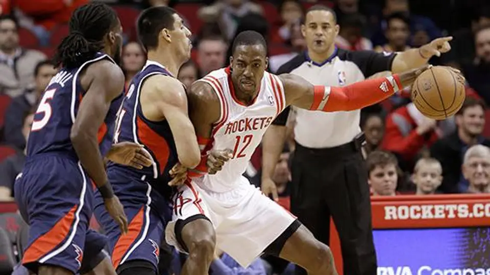 Rockets derrota a Ayón y los Hawks