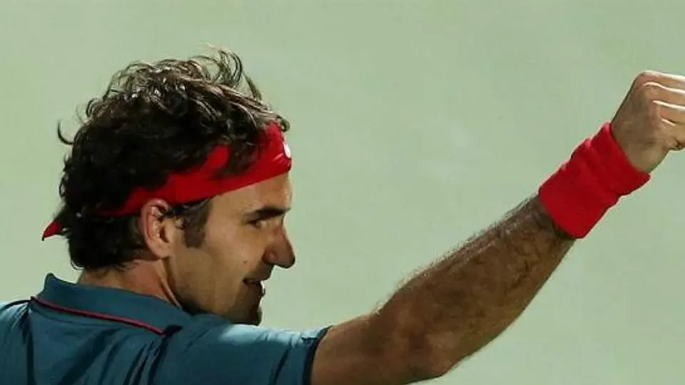 Federer supera a Djokovic y avanza a la Final en Dubai