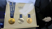 Presentan medallas para los JO de  Sochi 2014