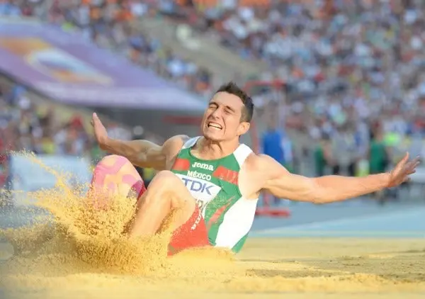 Luis Rivera conquista redes sociales con el bronce