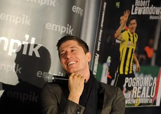 Robert Lewandowski presenta su libro