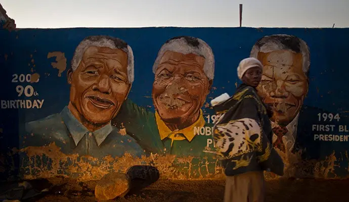 Jugadores y público de la Confederaciones envían apoyo a Mandela