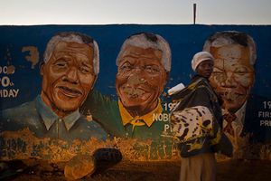 Jugadores y público de la Confederaciones envían apoyo a Mandela