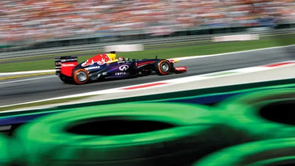 Vettel y Red Bull dominan la tercera práctica en Monza
