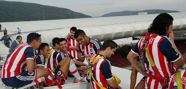 La seguridad fue extrema en la foto oficial | CHIVAS