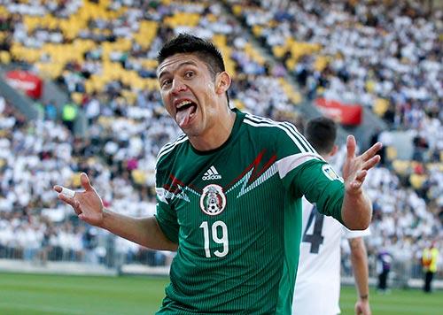 Oribe saca la lengua para festejar su primer gol | AP