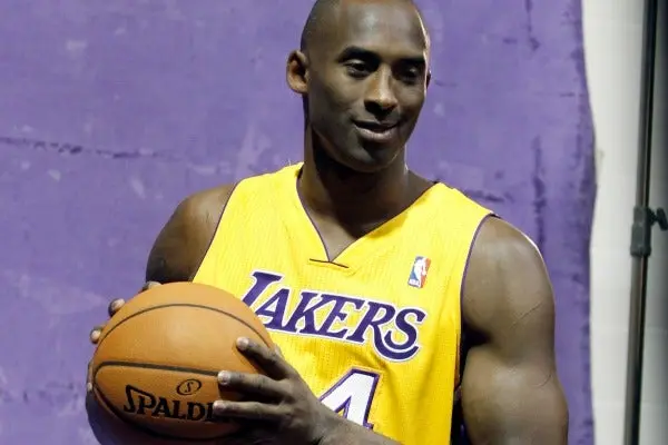 Kobe Bryant, sin fecha determinada para volver a jugar