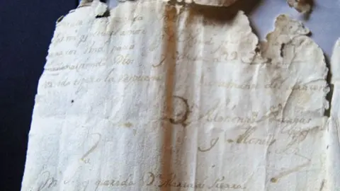 Encuentran carta de 300 años de antigüedad en España